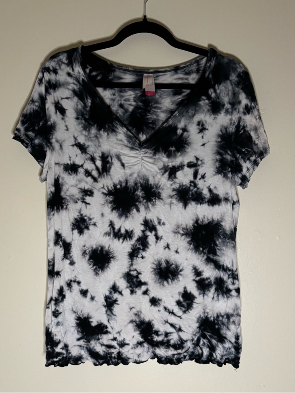 No Boundaries Tie‑Dye V‑Neck Top Juniors XL